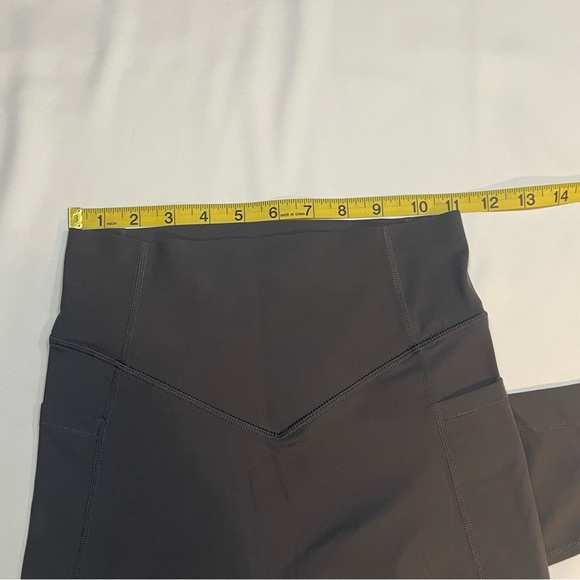 HALARA Leggings in Volcanic Ash, Sz XS. Full length - Picture 7 of 8